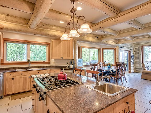 5th image of 995 Ellesmere Dr