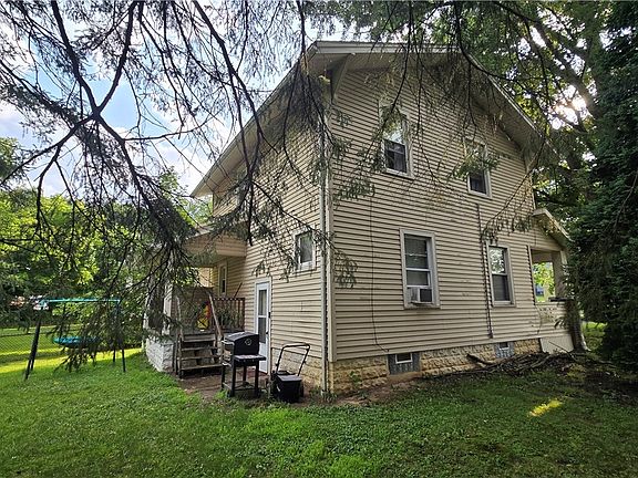 5th image of 442 Poland Ave