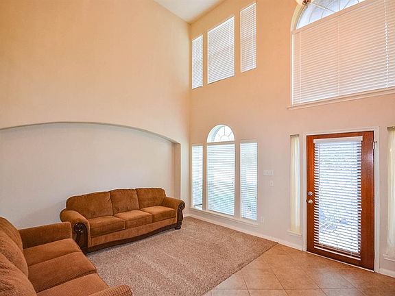 4th image of 1919 Autumn Field Ln