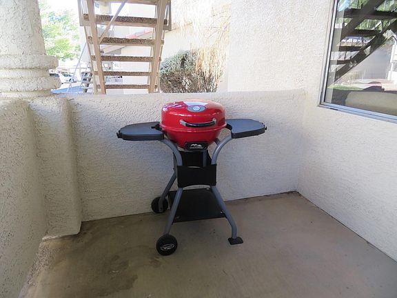 Small electric BBQ - comes with rental