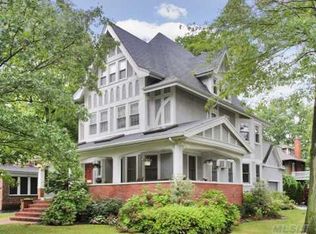 51 Euston Rd, Garden City, NY 11530