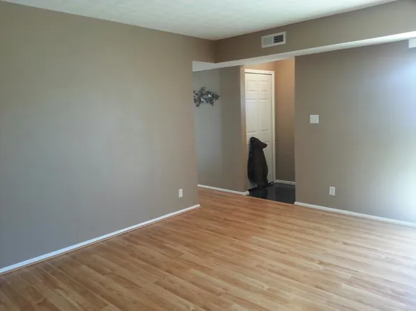 8056 Puritan Dr APT D, Mentor, OH 44060