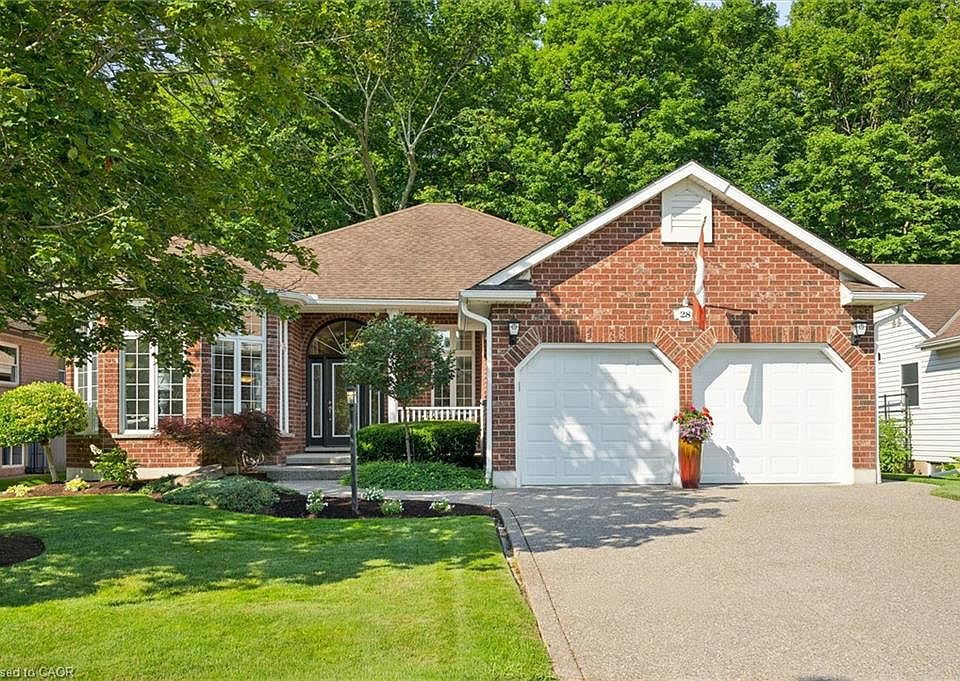 1st image of 28 Sun Valley Dr