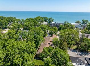 990 Sheridan Rd, Highland Park, IL