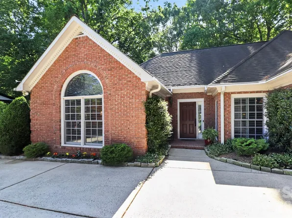 8902 Taunton Dr, Huntersville, NC 28078