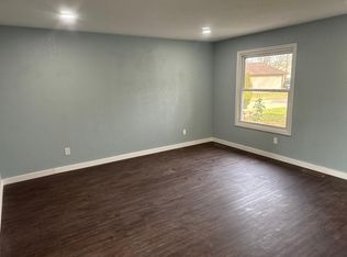 325 Streamside Ct, Nixa, MO 65714