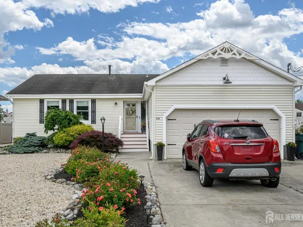 30 Atlantis Blvd, Little Egg Harbor Township, NJ 08087