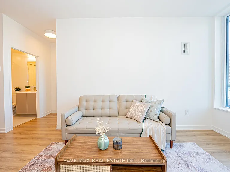 2485 Eglinton Ave W #402 — Photo 16