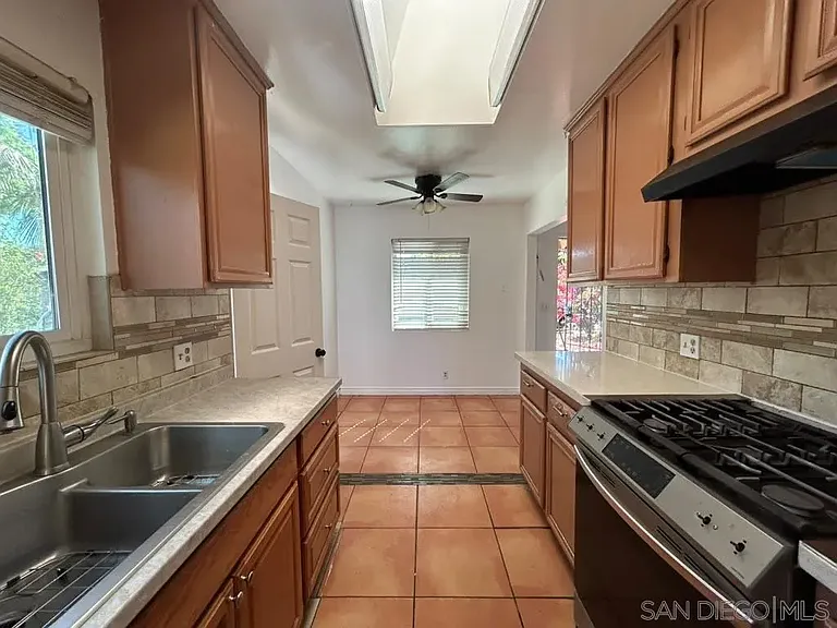 743 Park Pl — Photo 8