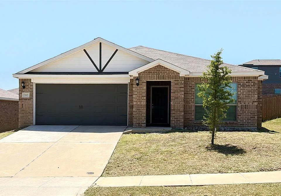 740 Saratoga Dr