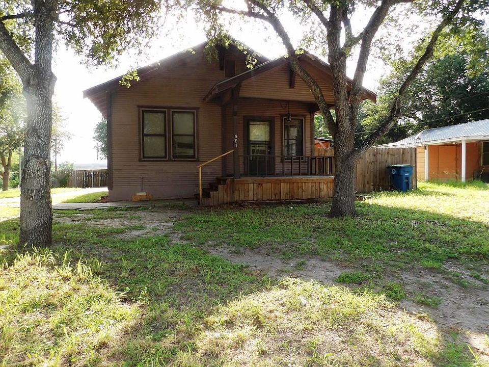 1st image of 901 N Avenue D