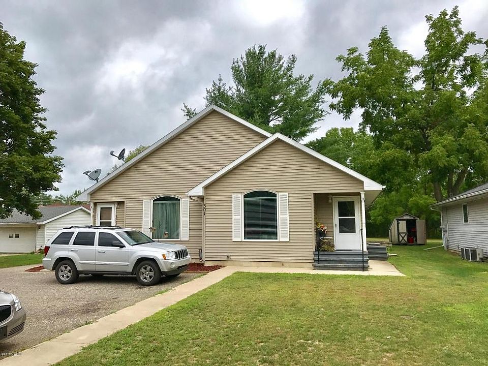1st image of 301 E Ann St