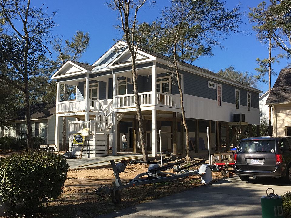 1st image of 114 SE 8th St