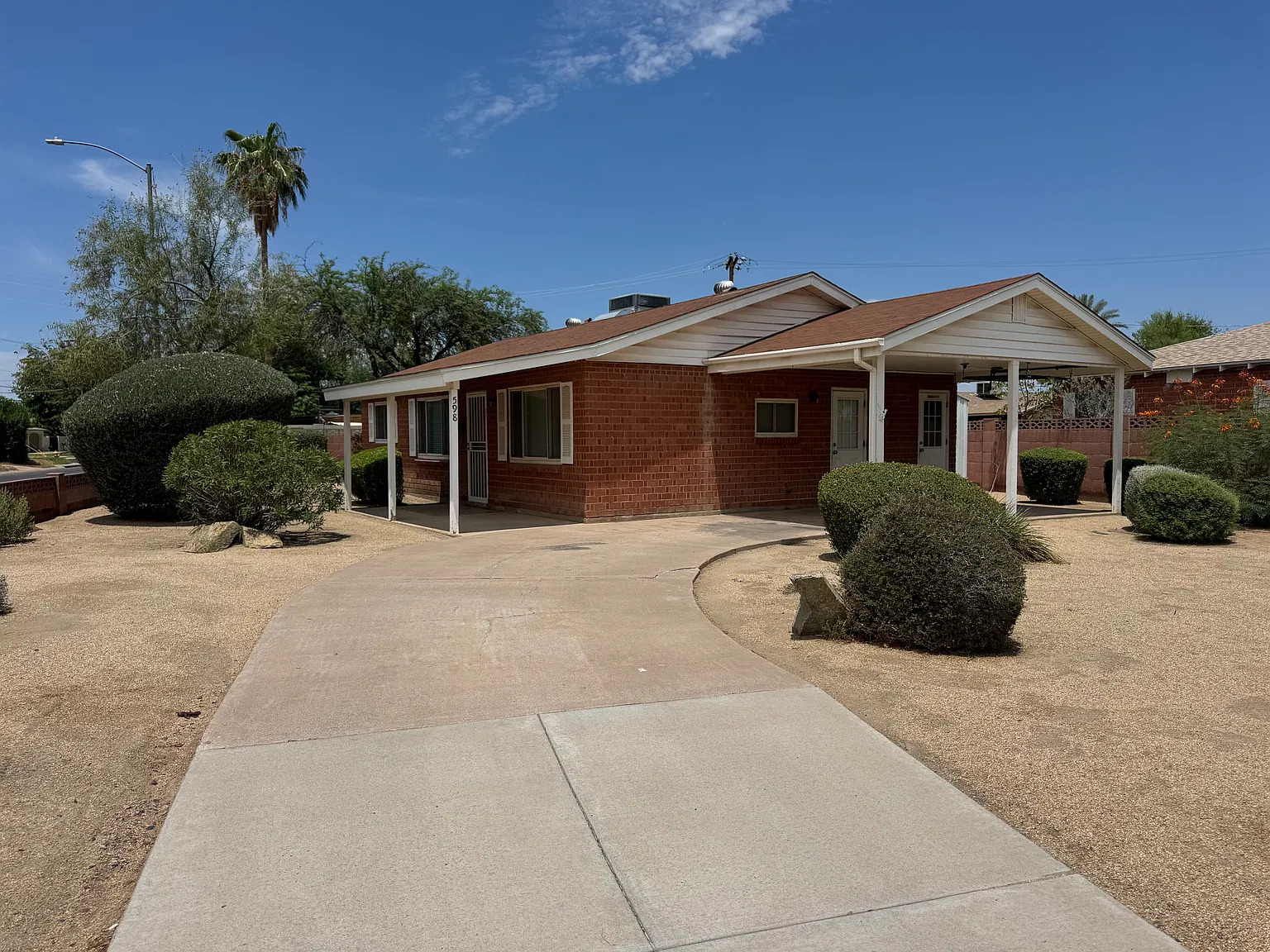 3 bed, 1064 sqft, $1,900 — Photo 1