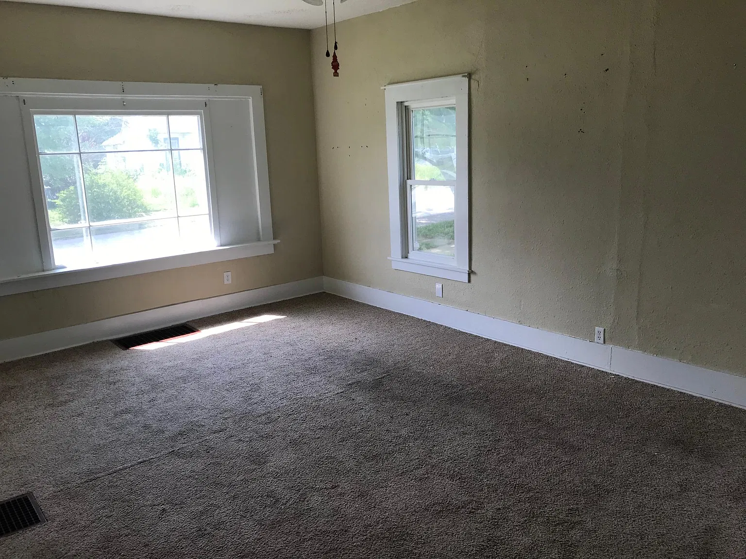 2 bed, 2.5 bath, 1458 sqft, $925 — Photo 2