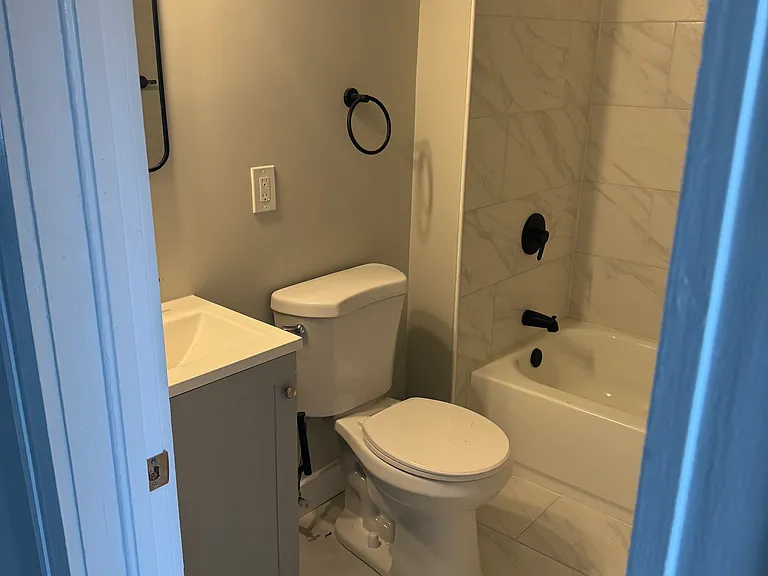 2206 Whittier Ave — Photo 17