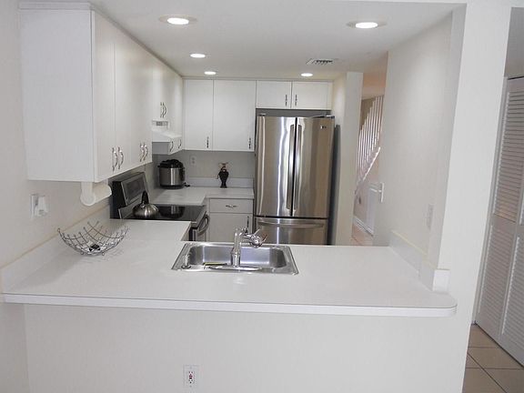 5th image of 9203 Fontainebleau Blvd #102