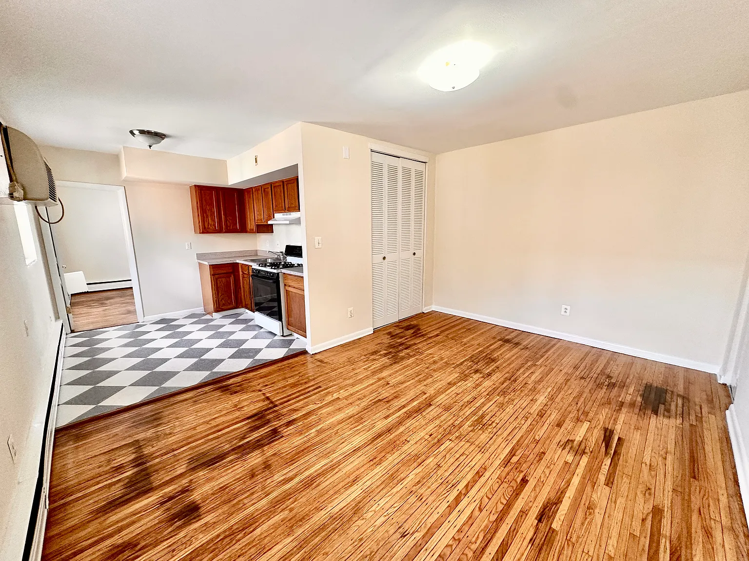 1 bed, 600 sqft, $850 — Photo 1
