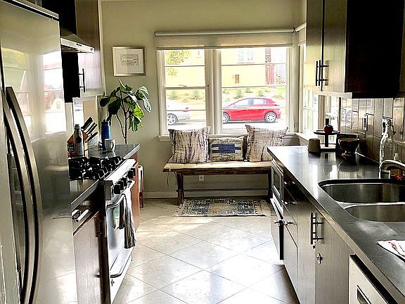 Fully Equipt Kitchen