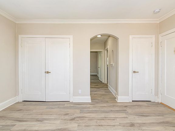 4th image of 4216 Hereford St #1