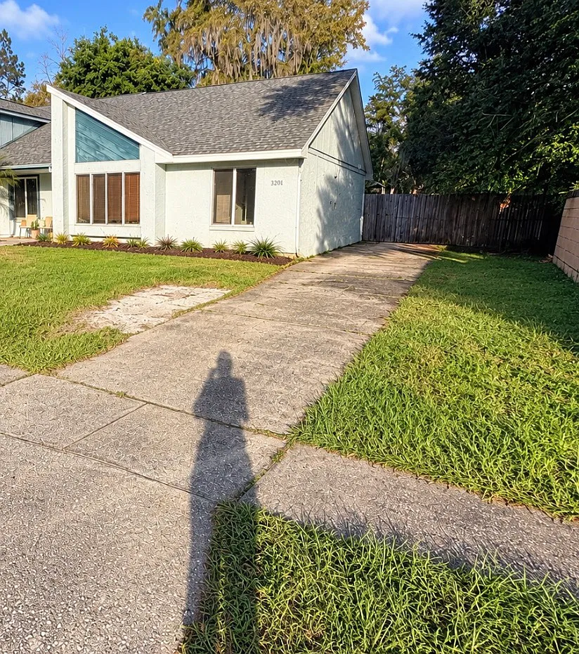 2 bed, 1200 sqft, $1,900 — Photo 1