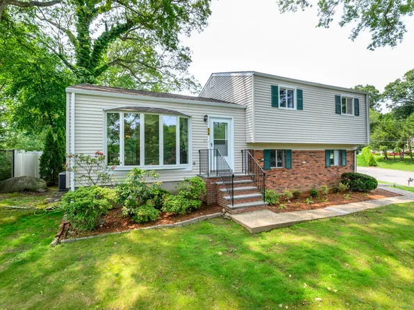 34 Amherst Place, Stamford, CT 06902