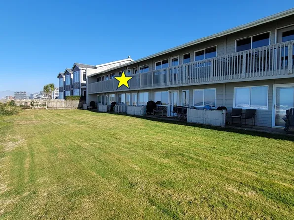 137 S Pacific St APT 15, Rockaway Beach, OR 97136