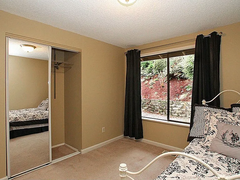 15501 SE 46th Way — Photo 9