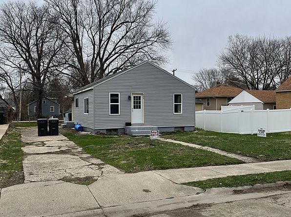 706 W 9th St