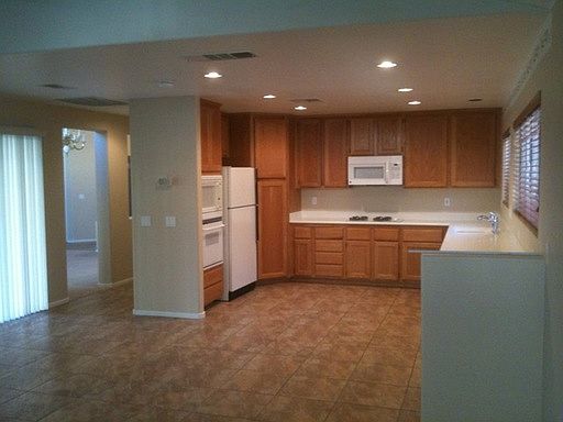 4th image of 1234 Crescent Moon Dr