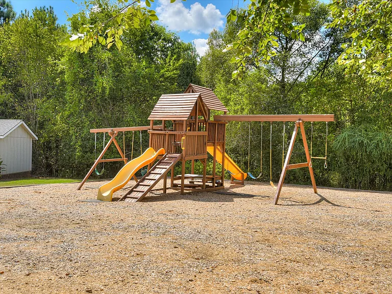 4050 Stowe Dr — Photo 55