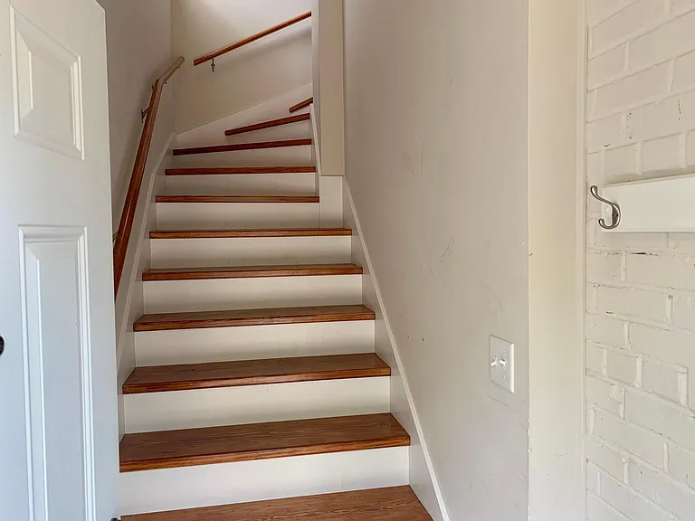 6136 Clara St — Photo 3