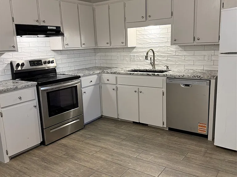 11022 S 85th East Ave — Photo 3