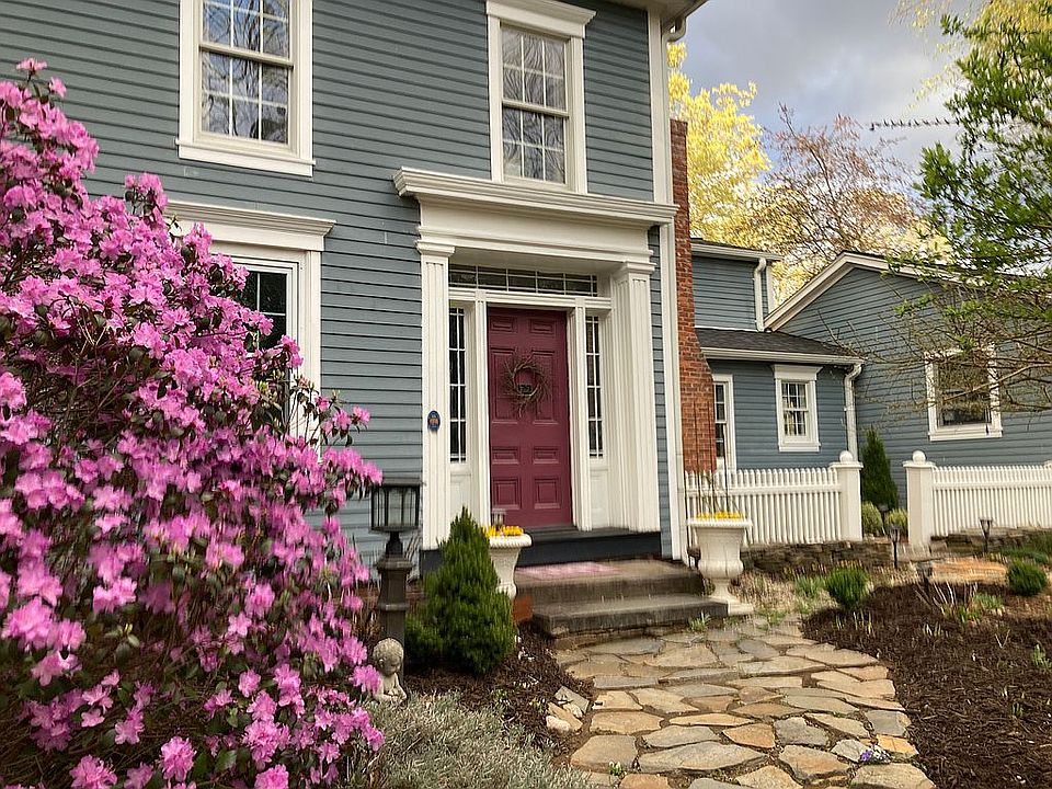 1st image of 46 Simsbury Rd