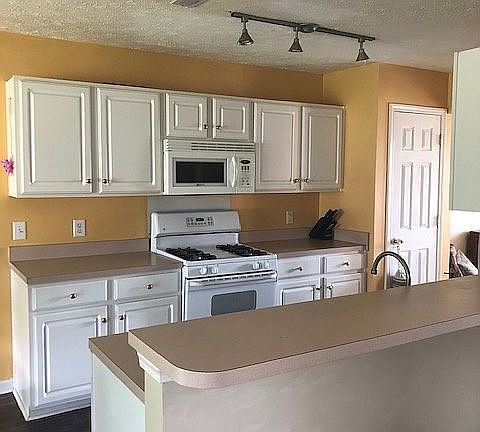 5th image of 3809 Williamette Dr