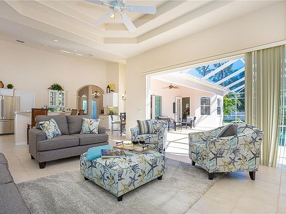 5th image of 1085 Oleander St