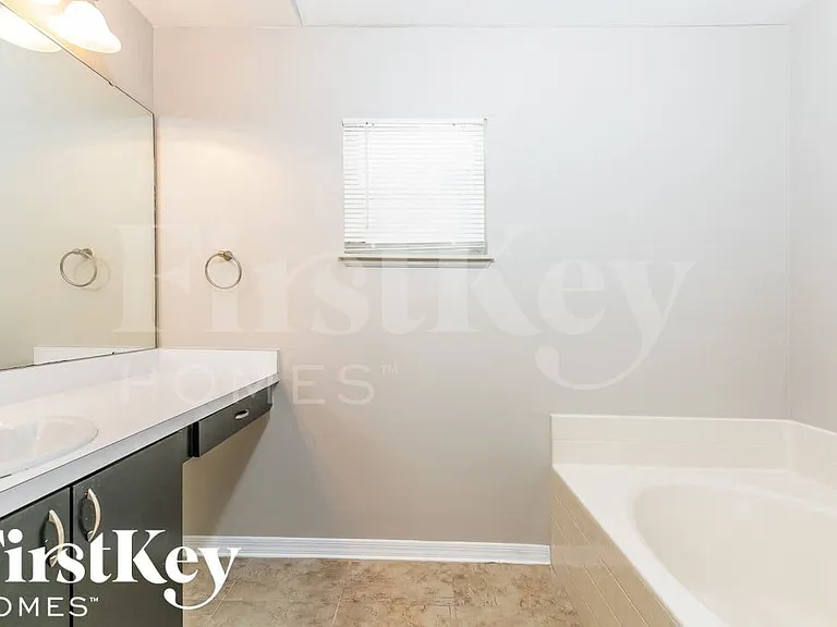 1130 Sandusky St SE — Photo 9