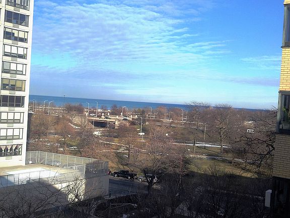3rd image of 5052 N Marine Dr #7A