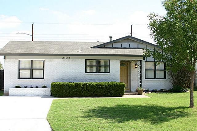 1st image of 2133 Yorktown Dr
