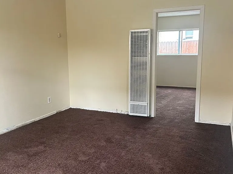 1521-1537 N Sierra Way — Photo 4