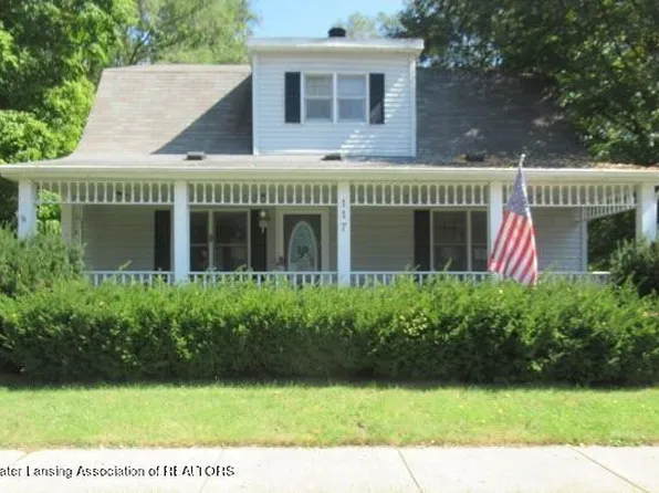 117 S Franklin St, Webberville, MI 48892