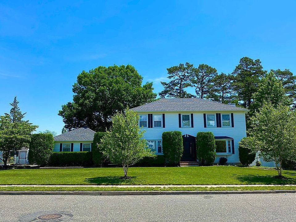 1st image of 121 Mountain View Dr