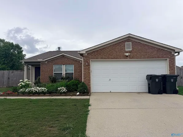 103 Coach Glen Ln, Owens Cross Roads, AL 35763
