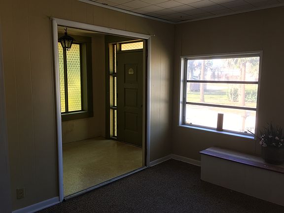 3rd image of 241 NE Tuscawilla Ave