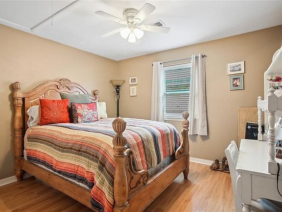5th image of 3912 Crossmoor Dr