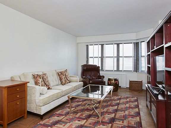 3rd image of 220 E 57th St APT 15H