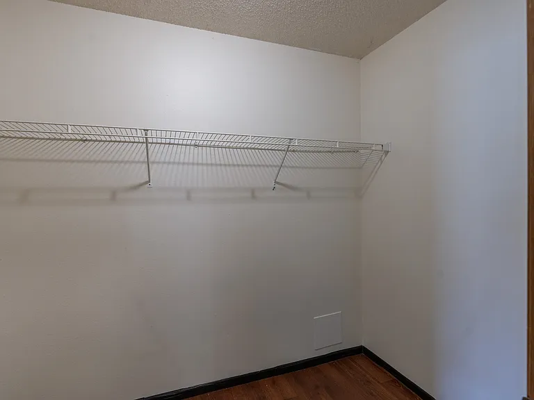 Fargo, ND Carlton Place Apartments | Closet