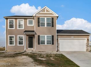 1324 Clairmont Ave, Napoleon, OH 43545