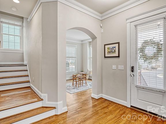 2nd image of 3539 Richards Xing