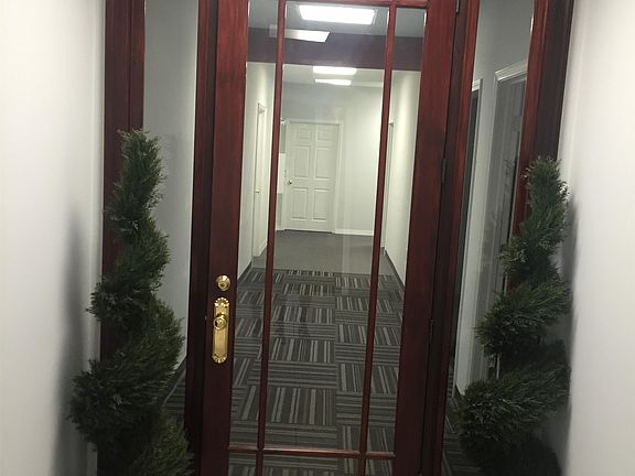 4th image of 10441 Lemoyne Blvd